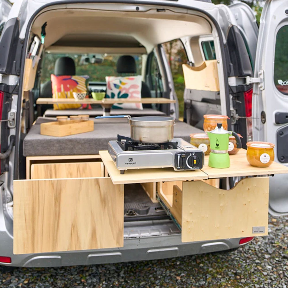 Les 7 accessoires INDISPENSABLES en camping car, caravane, fourgon aménagé  ou van 