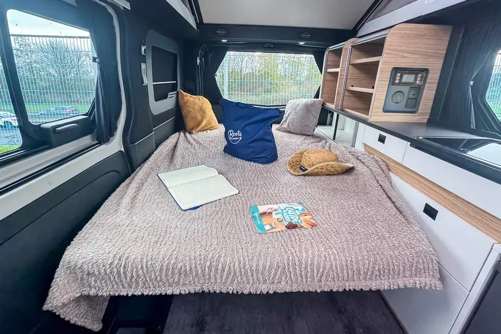 Roots-evasion-van-Pilote-angers-interieur-3