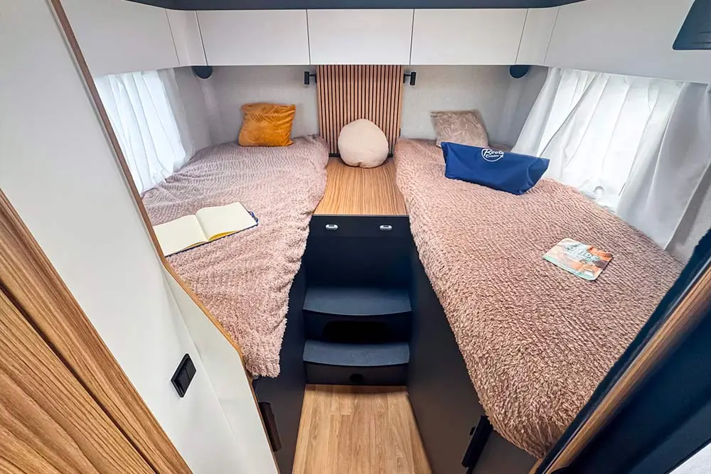 Roots-evasion-camping-car-integral-Pilote-angers-intertieur-4