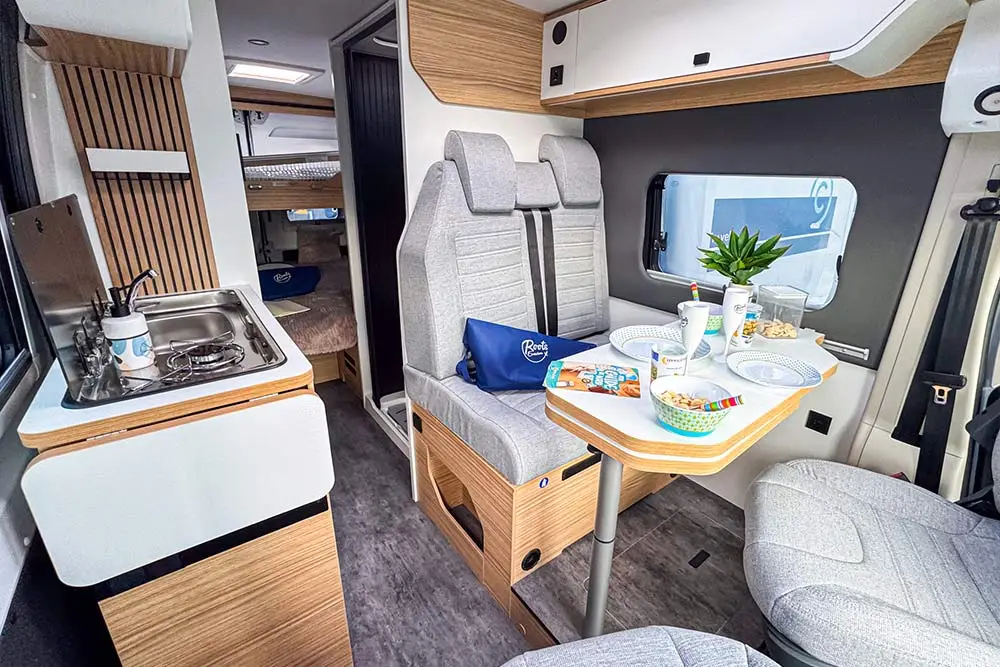 Roots-evasion-fourgon-Pilote-angers-interieur-1