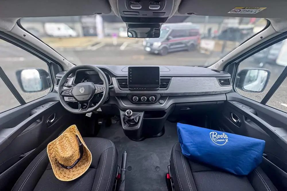 Roots-evasion-van-Pilote-angers-interieur-6