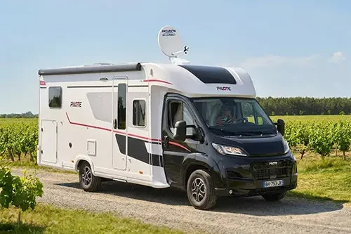 Roots-Evasion-Angers-accessoires-antenne-camping-car